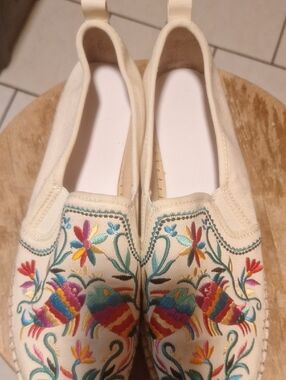 Sam Edelman Cream Embroidered Floral & Bird Slip-Ons